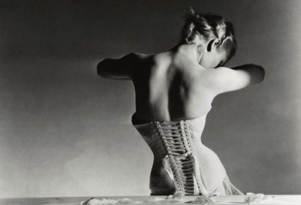 Зурагчин П.Хорстын алдарт уран бүтээл “Корсеттэй охин”